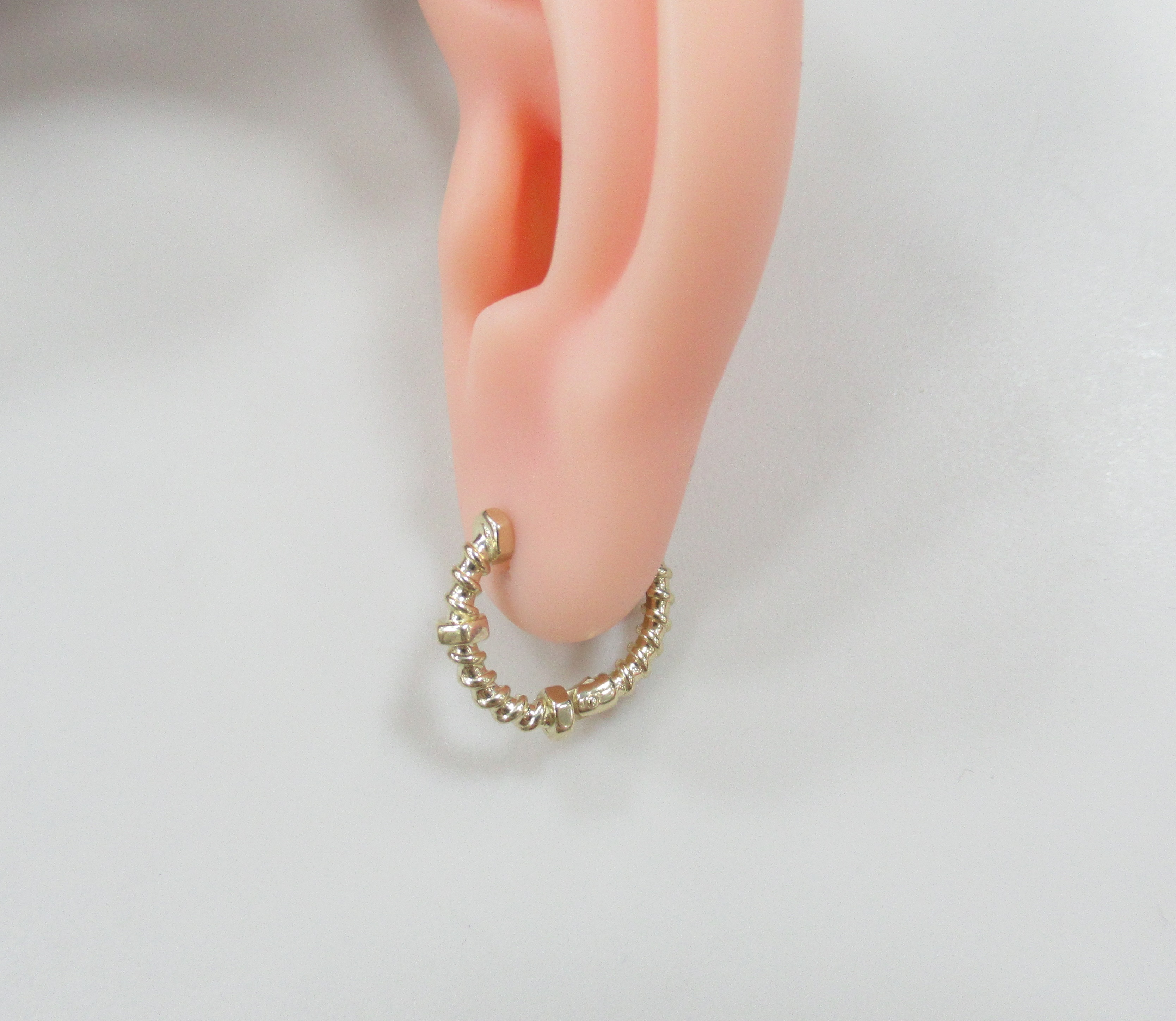 Серьги-конго из желтого золота